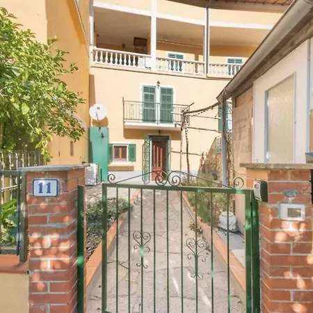 Bright Finalborgo דירה